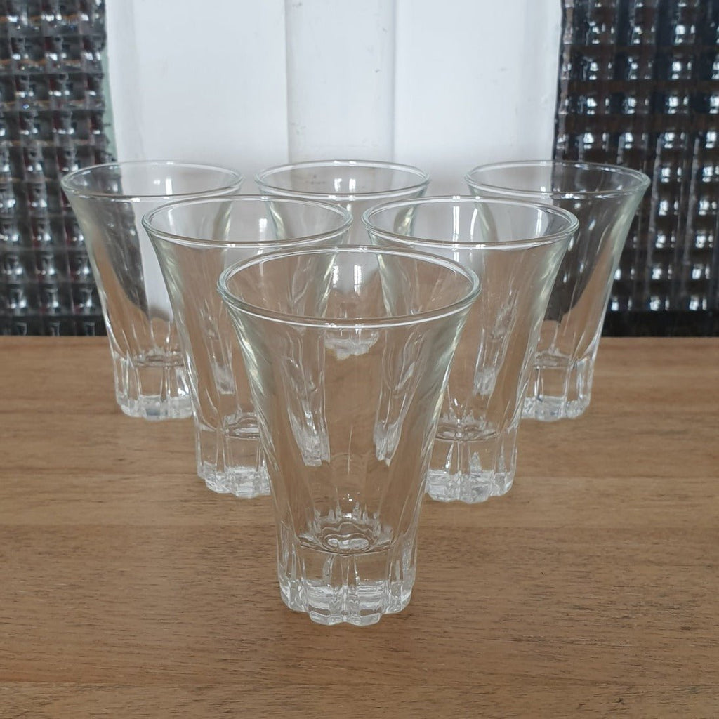 Ensemble de 6 verres anciens à liqueur ou digestif évasés - Hello Broc brocante en ligne
