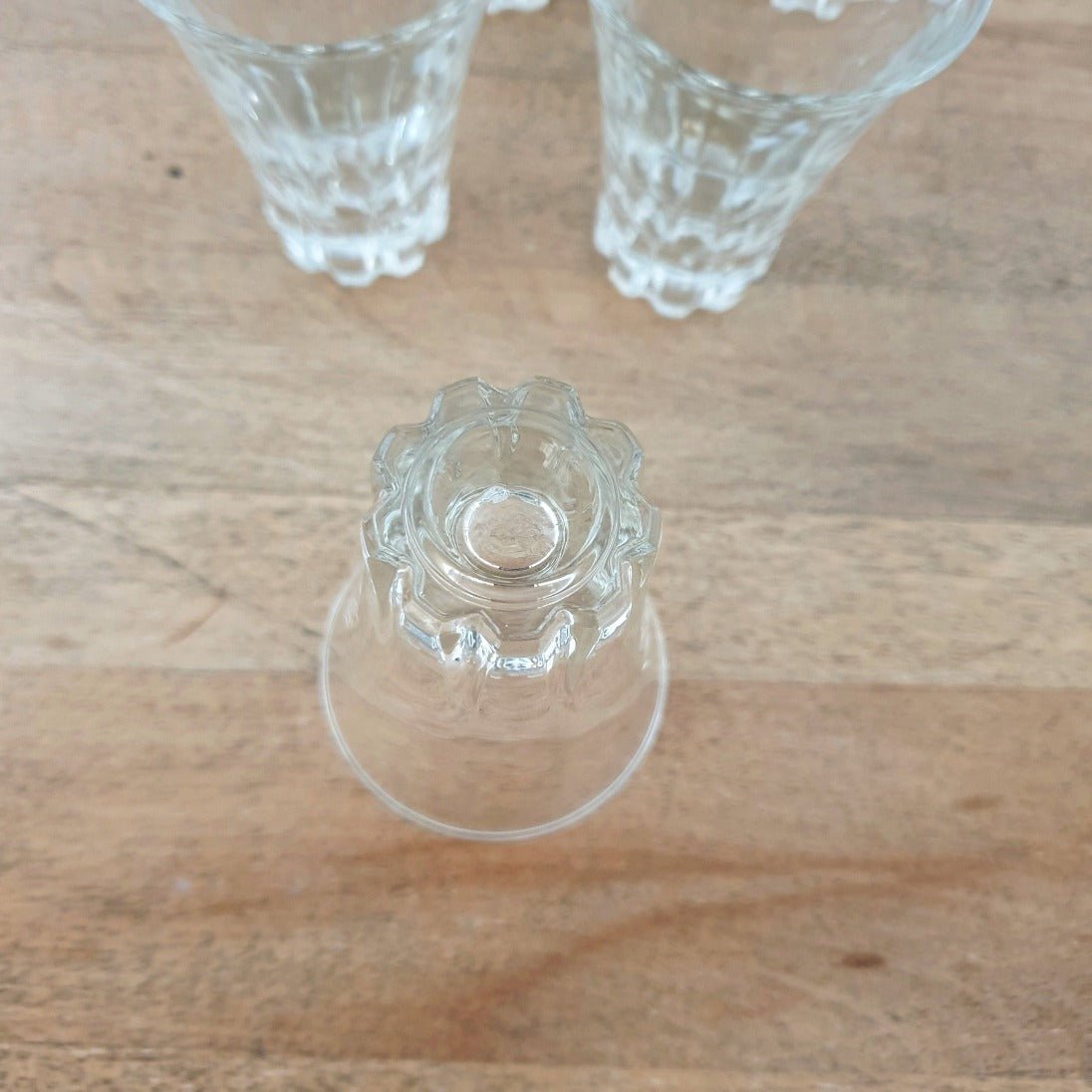 Lot De 3 Petits Verres à Digestif Anciens – Shooters Multicouleurs En Verre Vintage