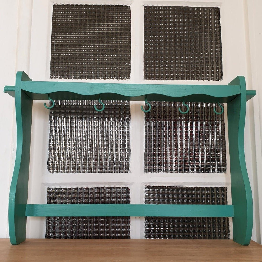 Etagère porte -casserole en bois peint vert d'eau ou céladon - Hello Broc