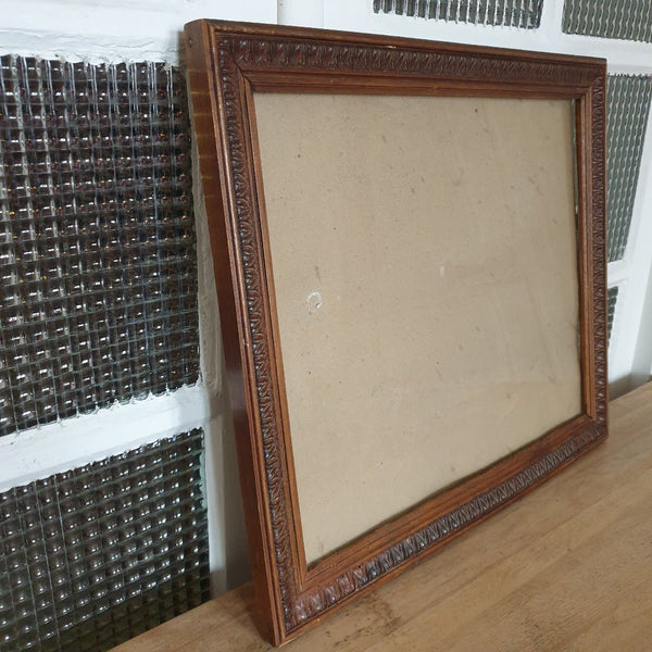 Grand cadre rectangulaire en bois sculpté et ciselé avec verre d'origine 48 x 42 cm - Hello Broc