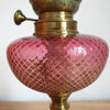 Lampe à pétrole en laiton et verre rose - Hello Broc