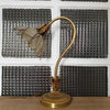Lampe années 70 dans son jus abat-jour en nacre fleur de lotus - Hello Broc