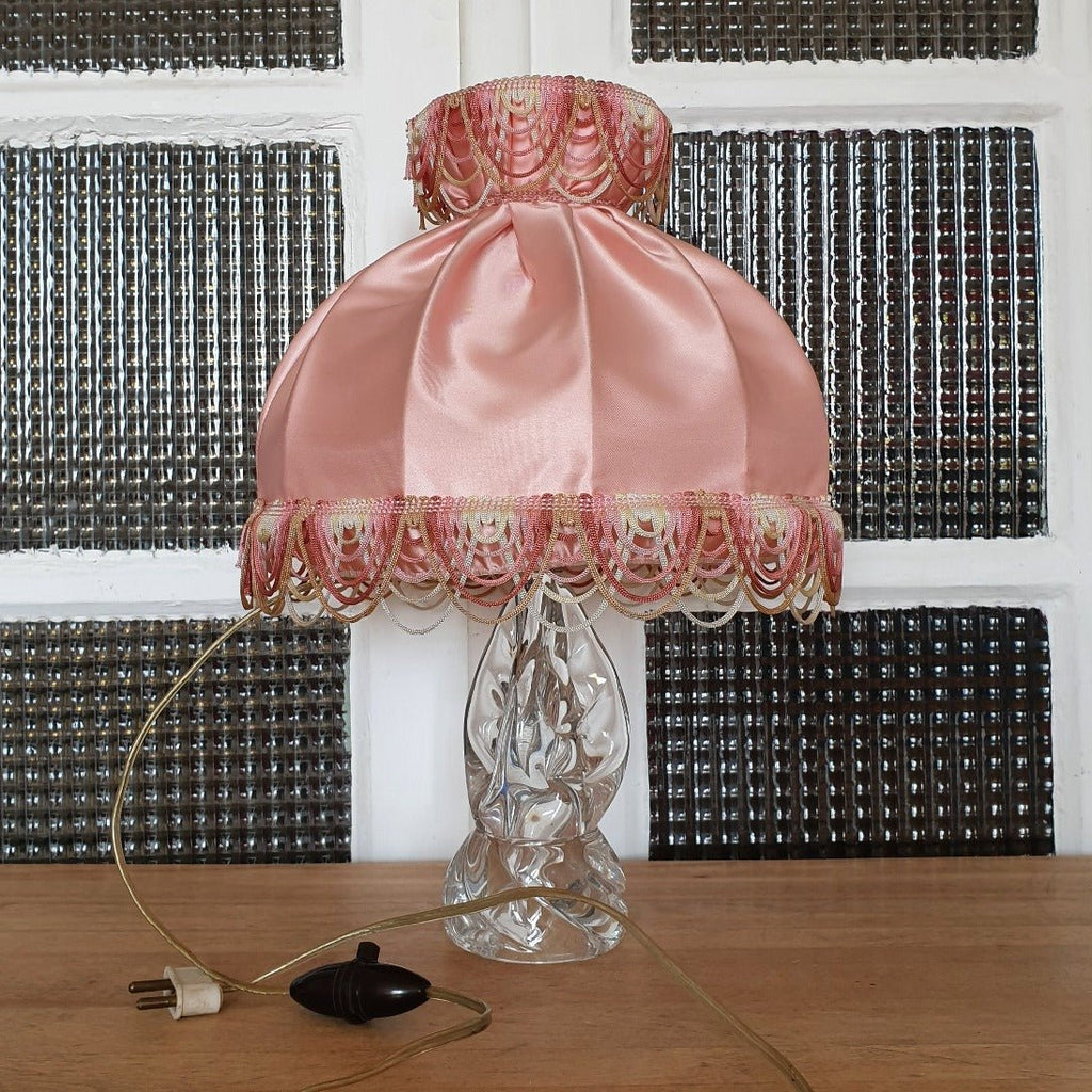 Rêveries et Bois Petite lampe de chevet vintage abat jour rose