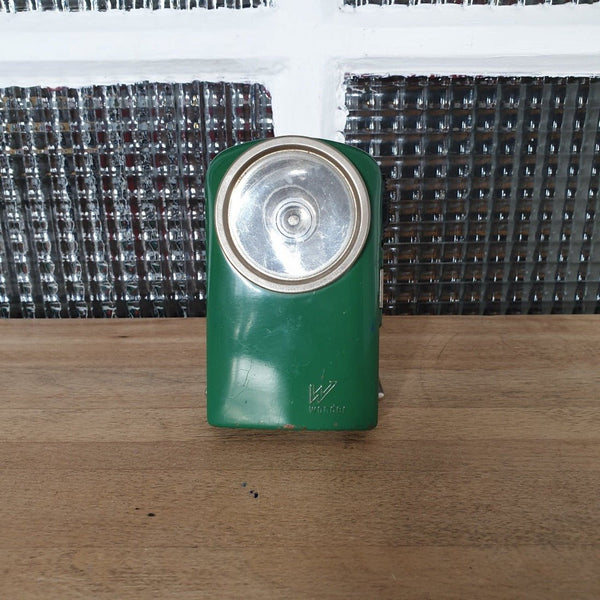 Lampe de poche en métal peint vert Wonder - Hello Broc