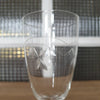 Lot de 3 ou 4 verres à vin cuit ou à apéritif sur pied en cristal gravé - Hello Broc