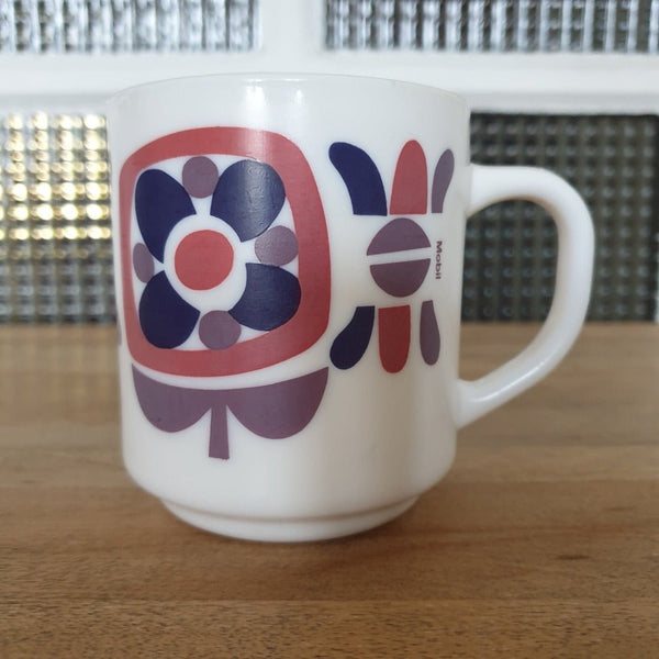 Mug / tasse vintage Arcopal Mobil années 70 décor violet - Hello Broc
