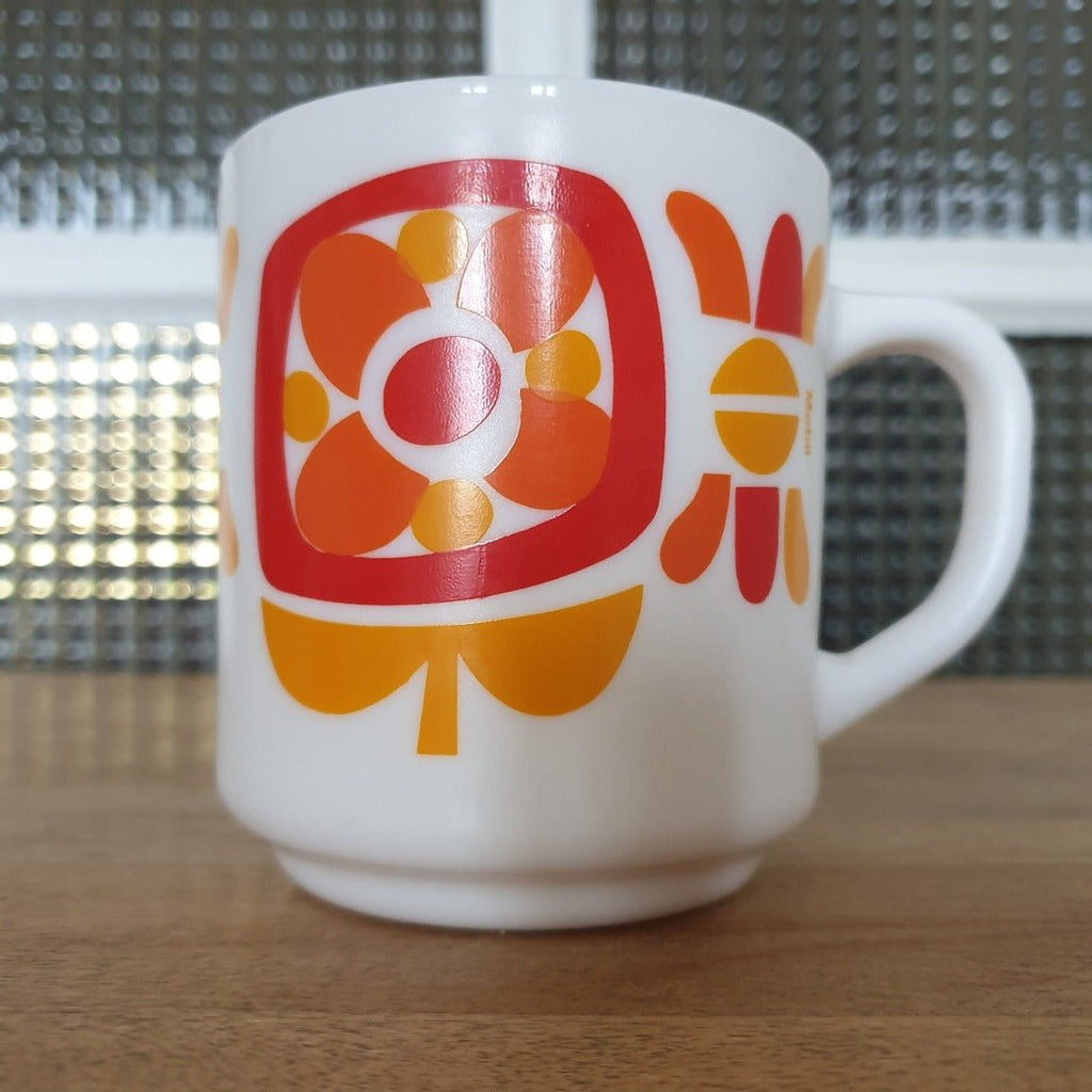 Mug / tasse vintage Arcopal Mobil années 70 - motifs oranges - Hello Broc