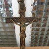 Petit crucifix en laiton et ébène hauteur 11 cm par Hello Broc brocante en ligne