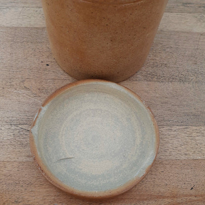 Petit pot de grès blanc fait main en France