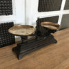Petite balance manuelle en fonte noire - Hello Broc