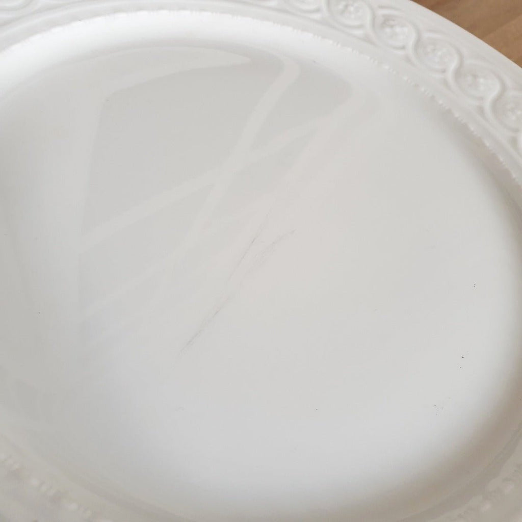 Plat de service en porcelaine blanche Bernardaud Limoges - Hello Broc