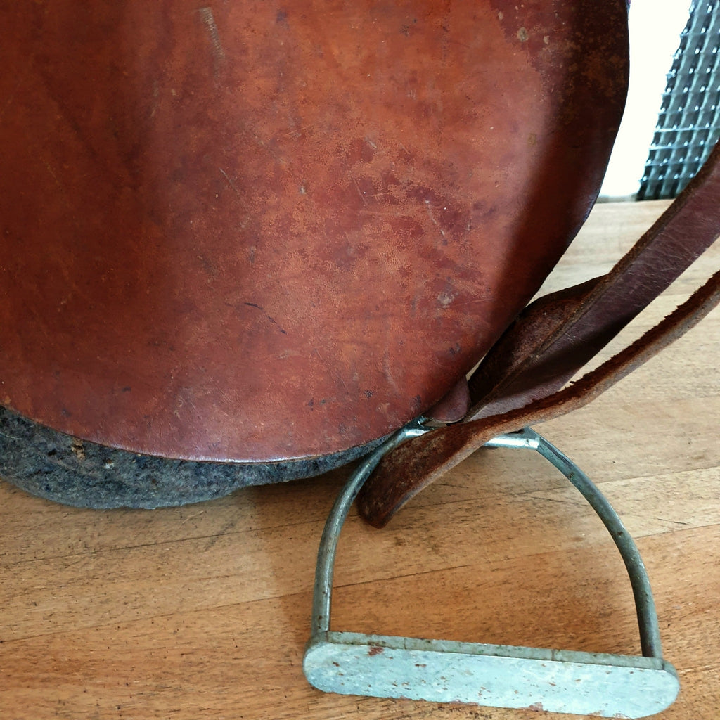 Selle poney vintage en cuir pour équitation enfant - Hello Broc
