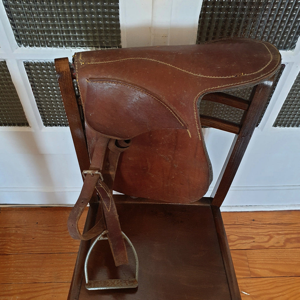 Selle poney vintage en cuir pour équitation enfant - Hello Broc