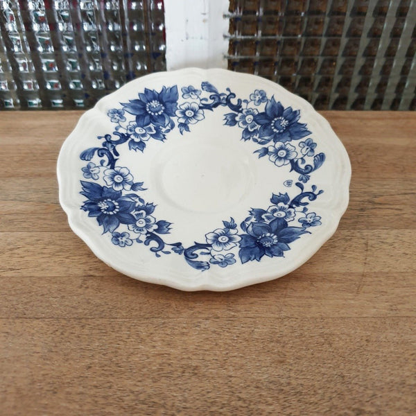 Sous-tasse en faïence de Sarreguemines décor Derby fleurs bleues - Hello Broc
