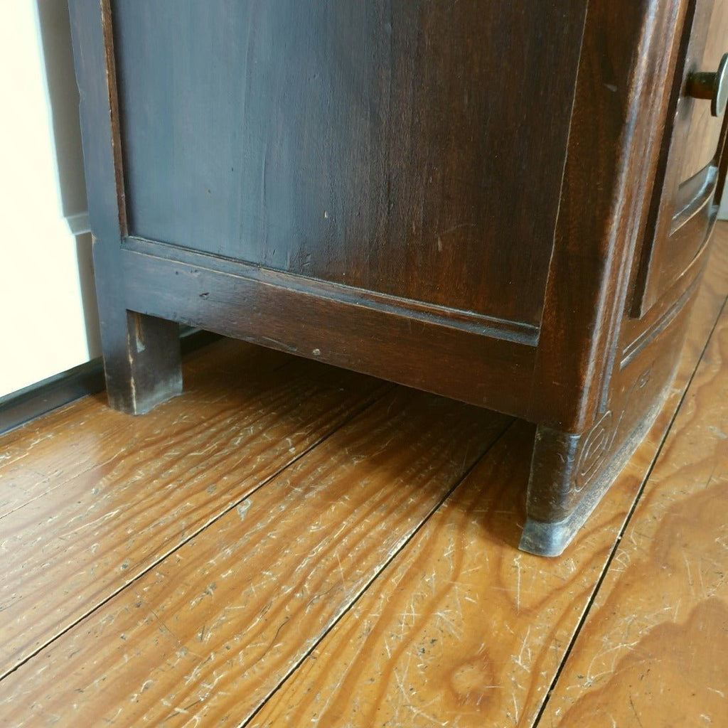 Table de chevet bicolore Art Déco en bois et plateau de marbre - Hello Broc